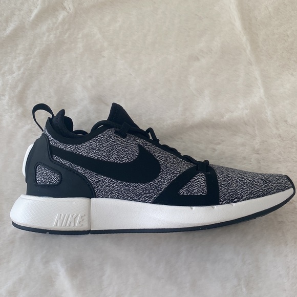 NWT NIKE Duel Racer Knit Womens Shoes - Picture 4 of 10